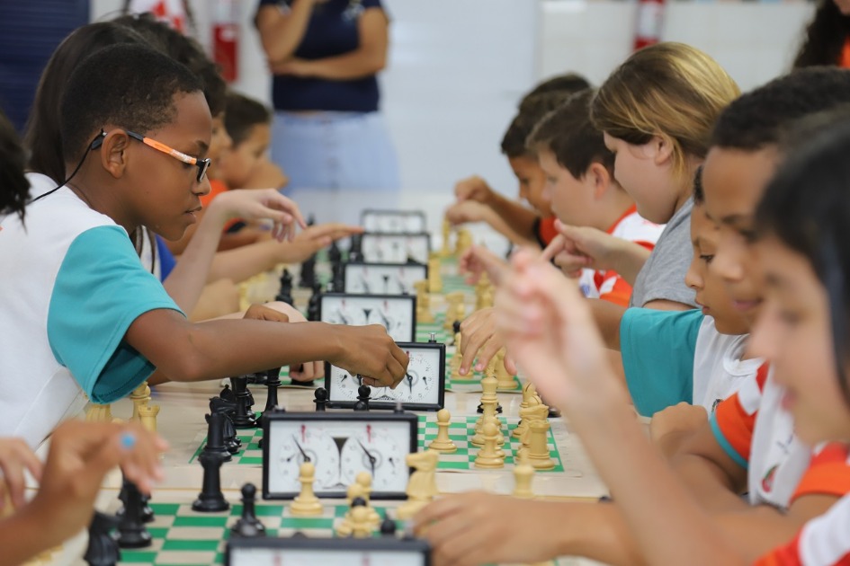 Alunos de rede municipal conquistam em campeonato de xadrez • PortalR3 •  Criando Opiniões